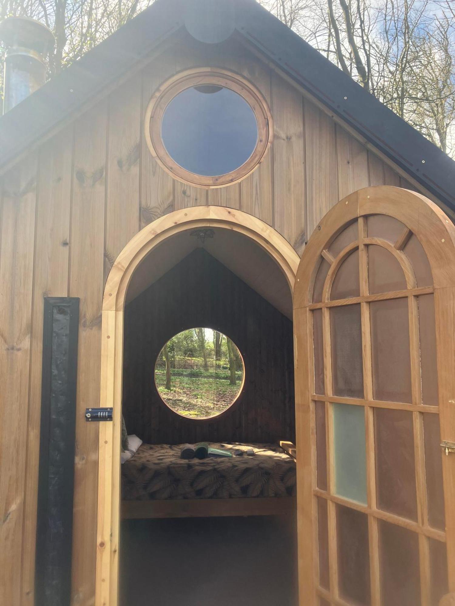 Sugi Wooden Pod